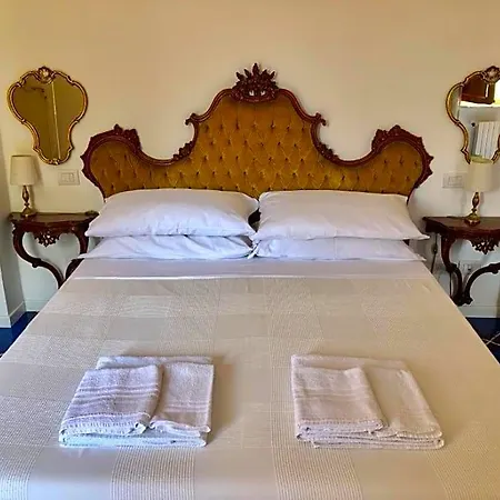 Amendola Bed & Breakfast 3*